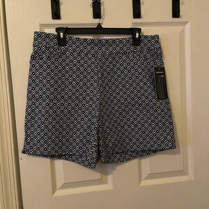 Briggs New York Women's Diamond Patterned Shorts - Black and White